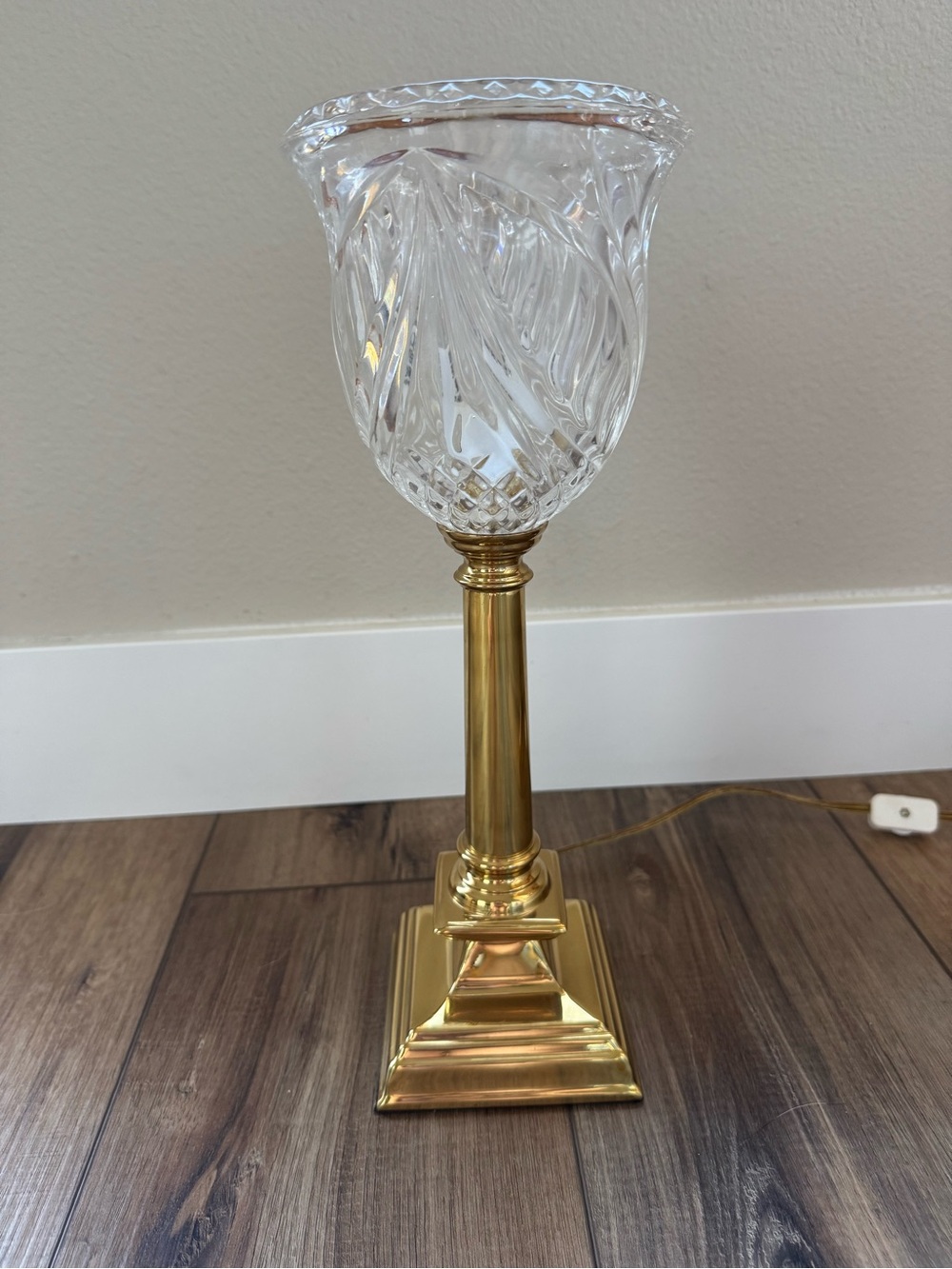 Vintage Etched Glass/Brass Table Lamp | Functions | EUC | Cottagecore
